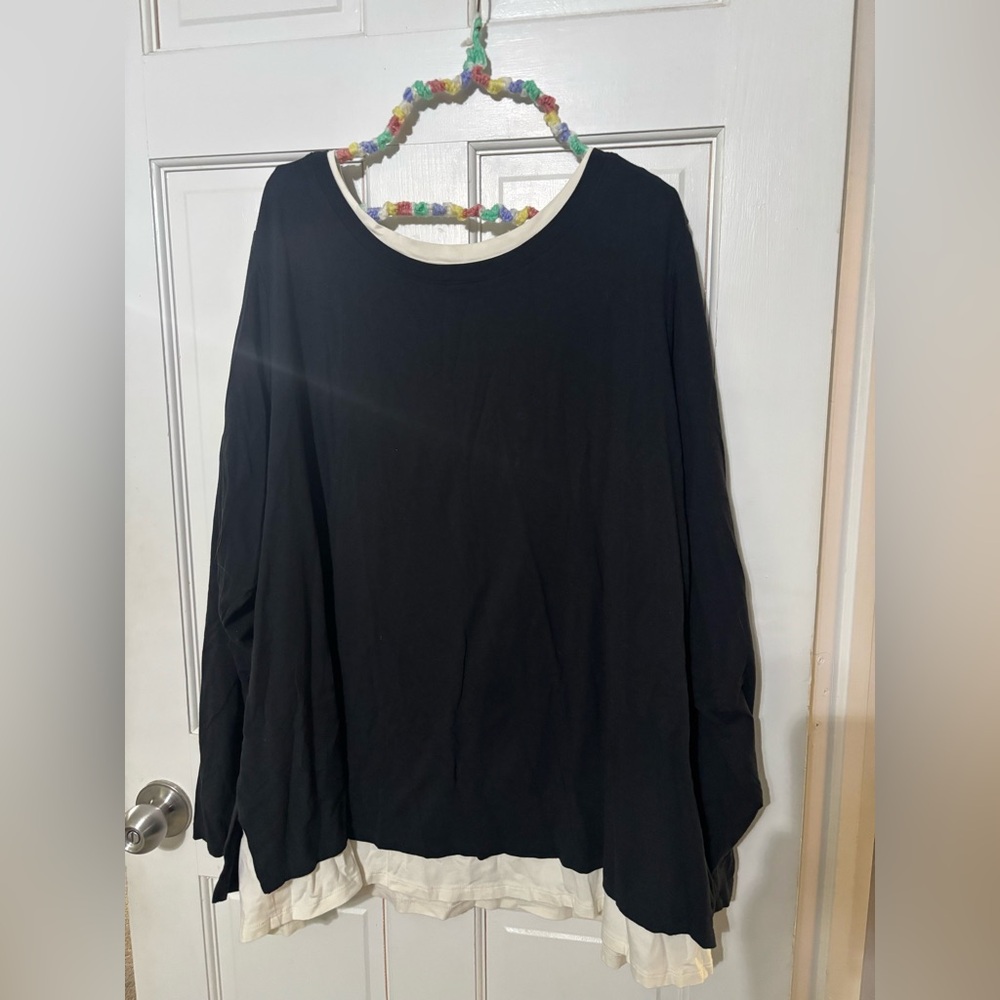 AnyBody Black and Cream Long Sleeve Top